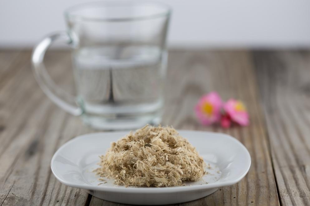 slippery elm can coat the tea in a soothing gel-like substance